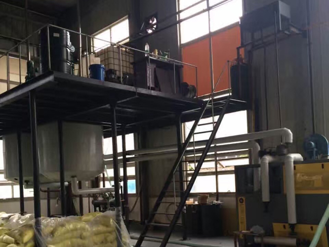 重慶客戶(hù)制膠反應釜上使用模溫機